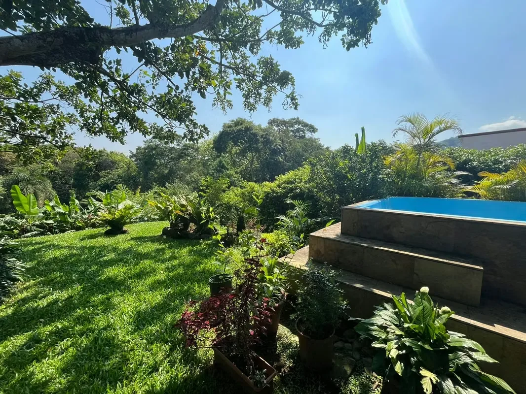 Ubicada en el exclusivo Condominio Jaragua, en Brasil de Mora, esta espectacular residencia ofrece el equilibrio perfecto entre privacidad, naturaleza y comodidad. Si sueñas con vivir ..., photo 4