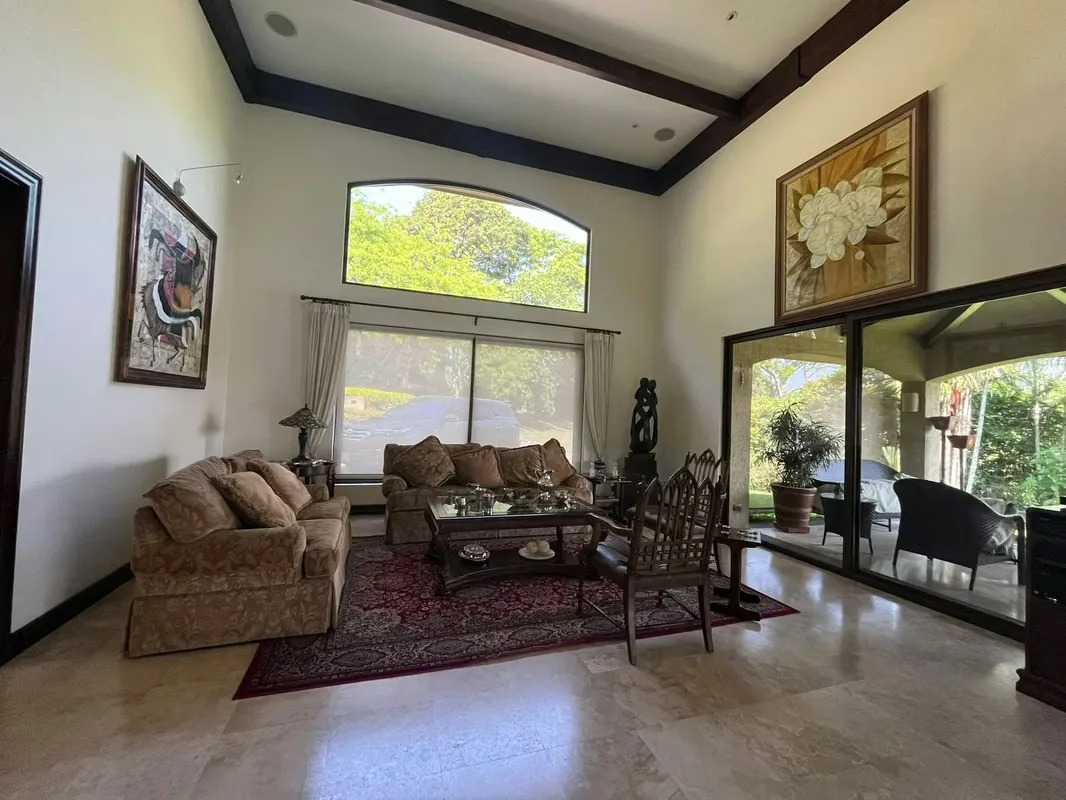 Ubicada en el exclusivo Condominio Jaragua, en Brasil de Mora, esta espectacular residencia ofrece el equilibrio perfecto entre privacidad, naturaleza y comodidad. Si sueñas con vivir ..., photo 5