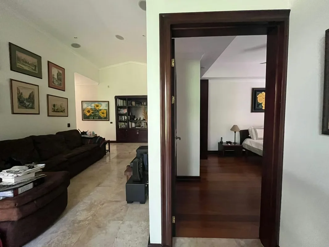 Ubicada en el exclusivo Condominio Jaragua, en Brasil de Mora, esta espectacular residencia ofrece el equilibrio perfecto entre privacidad, naturaleza y comodidad. Si sueñas con vivir ..., photo 10