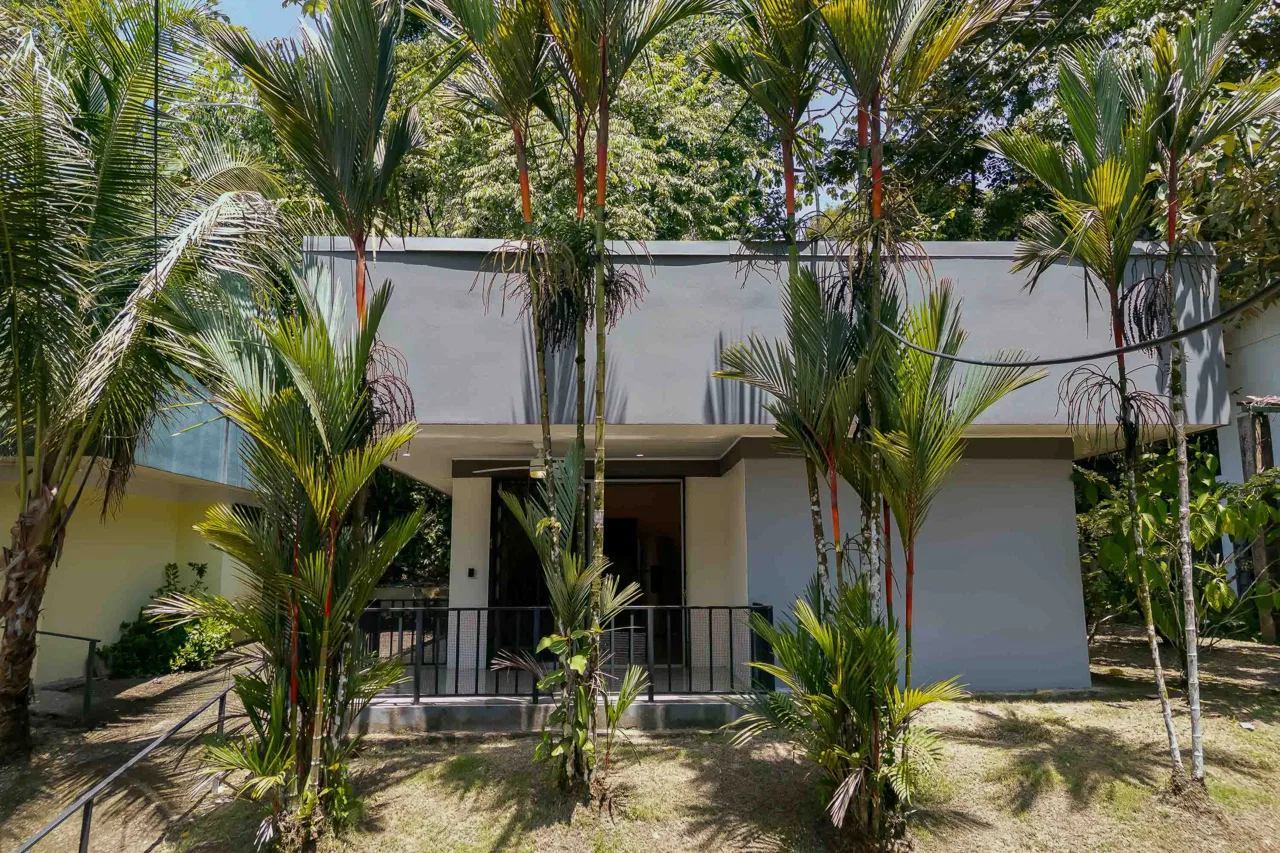 2-BEDROOM HOUSE WITH EXPANSION POTENTIAL, IN MANUEL ANTONIO