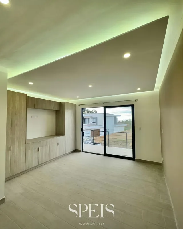 Ubicada en Condominio Hacienda Peraz, esta residencia de dos niveles amplios espacios y acabados contemporáneos, ideal para quienes buscan comodidad y seguridad en una de las zonas de ..., photo 5