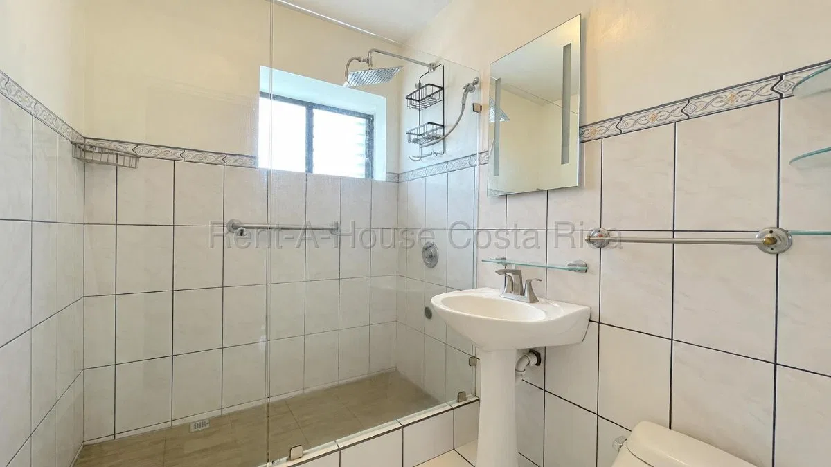 OPORTUNIDAD Debajo del Avaluo Casa $310000 Los Arcos Ciudad Cariari 305m2 - Venta en Ulloa, photo 10