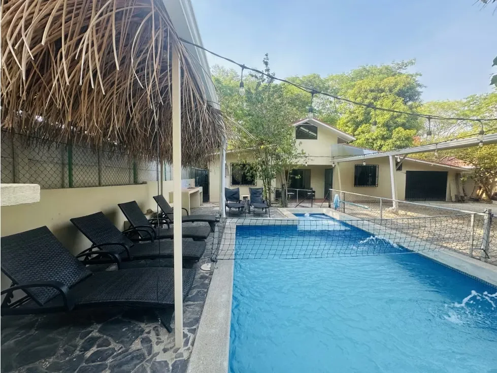 4-Bedroom Home with Pool for Rent – Surfside, Playa Potrero