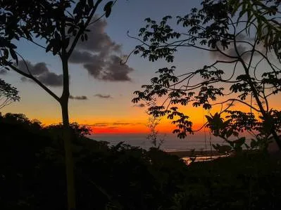Casa con vista al mar en venta en Ojochal, con piscina y vistas a la selva., photo 8