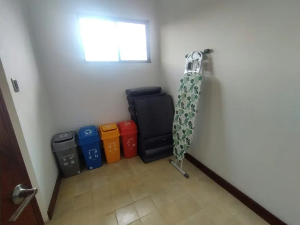Se alquila esta hermosa casa que se encuentra en el condominio Lomas del Cielo en Guachipelín Norte y ofrece un diseño en varios niveles, con terrazas con espectaculares vistas, que ..., photo 16