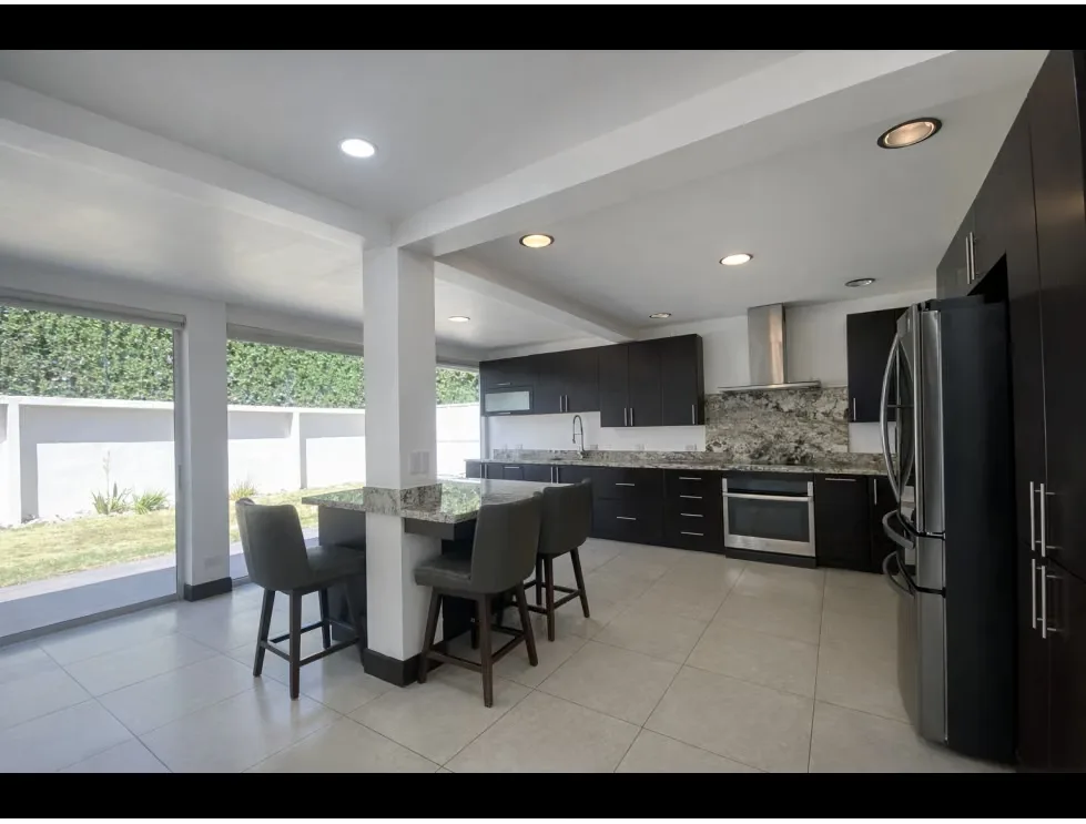 1,550,000 – ALQUILER DE CASA MODERNA EN EL COYOL, SAN RAFAEL DE ALAJUELA / 2 NIVELES / 300 m² (Se admite mascota pequeña)