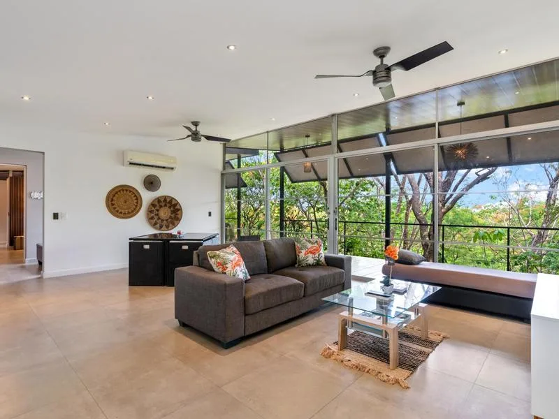 6 Bed Single Family Homes For Sale in Tamarindo, photo 14