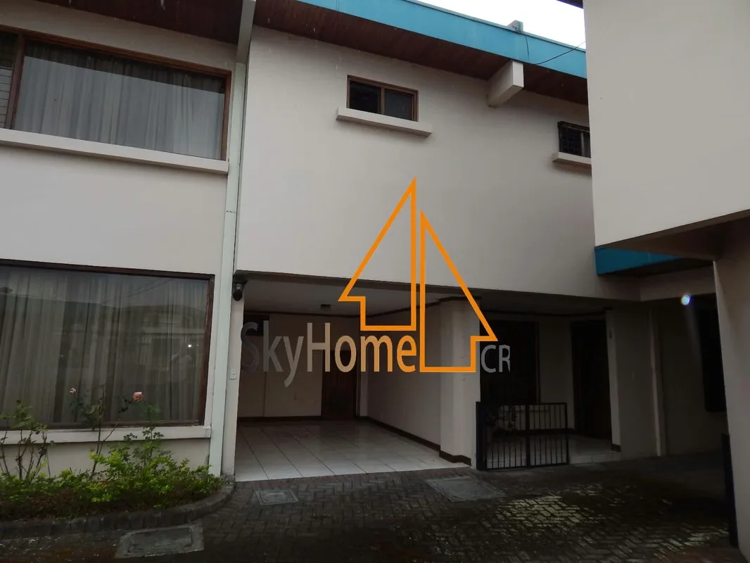 456535 / House for rent / Condominium / Strawberries / Central / Patio / Segura