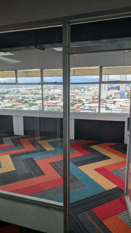 Ubicación estratégica: Situado en una de las avenidas más céntricas de San José, con acceso inmediato a bancos, restaurantes, transporte público y una amplia variedad de ..., photo 12