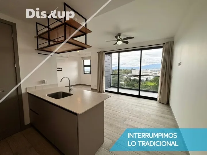 2-bedroom apartment for rent in Calle Blancos, near Clínica Católica.