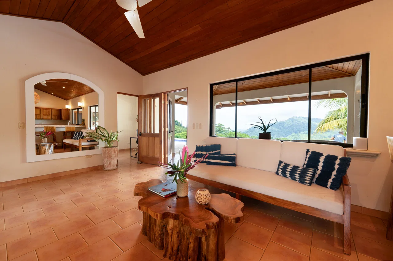 OCEAN AND MOUNTAIN VIEW 3 BEDROOM HOME WITH POOL IN LAGUNAS, photo 11