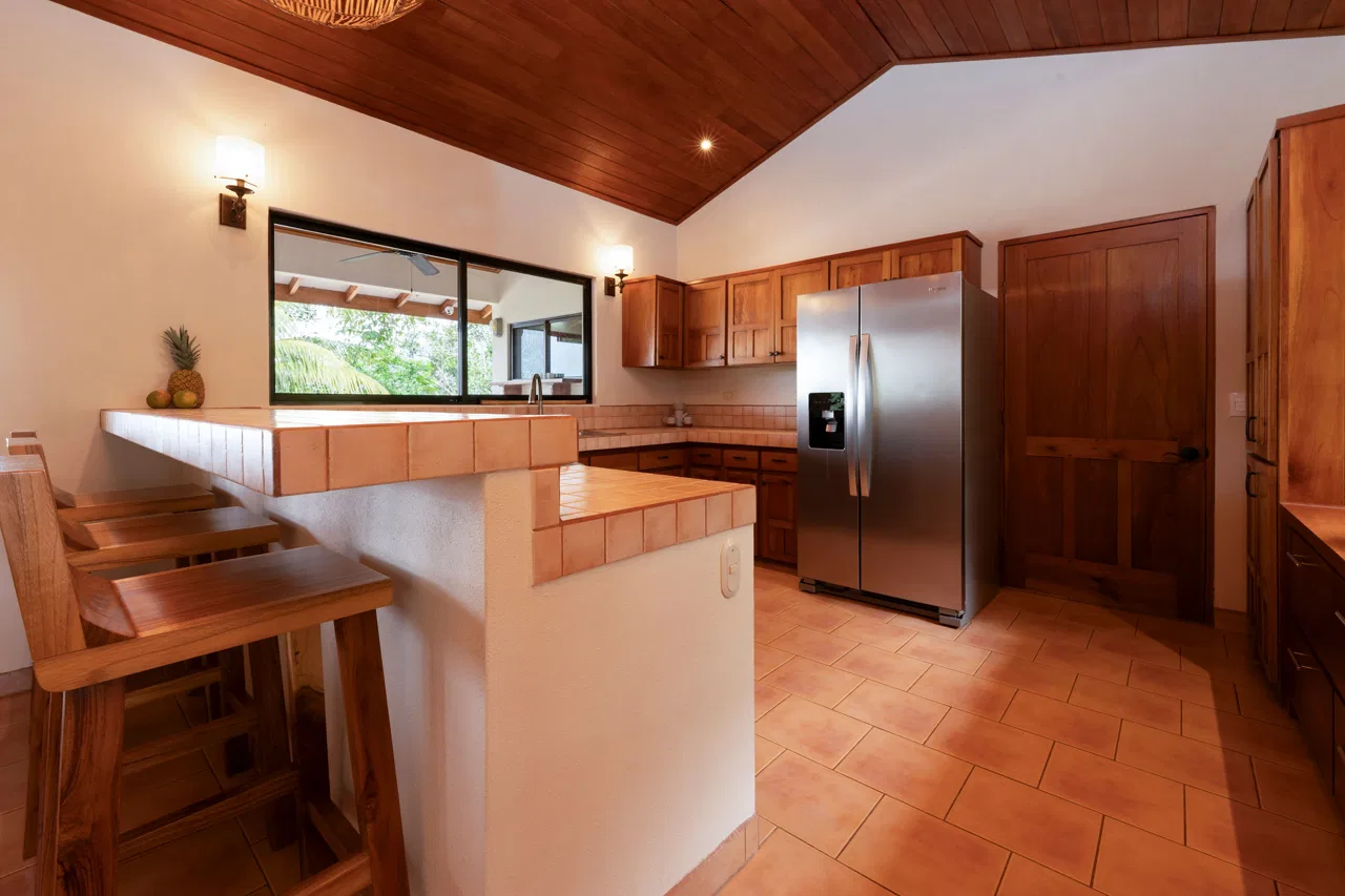 OCEAN AND MOUNTAIN VIEW 3 BEDROOM HOME WITH POOL IN LAGUNAS, photo 13