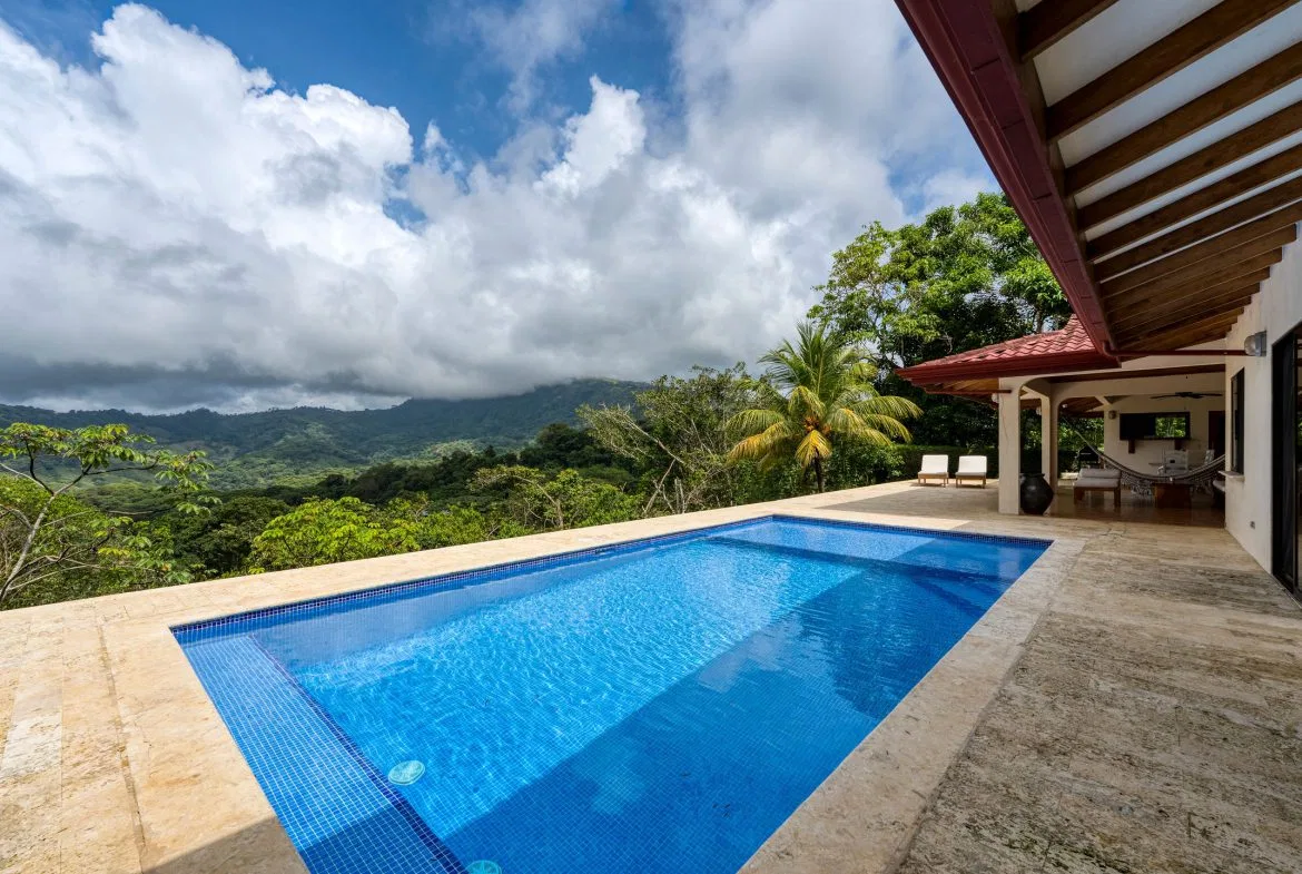 OCEAN AND MOUNTAIN VIEW 3 BEDROOM HOME WITH POOL IN LAGUNAS, photo 4