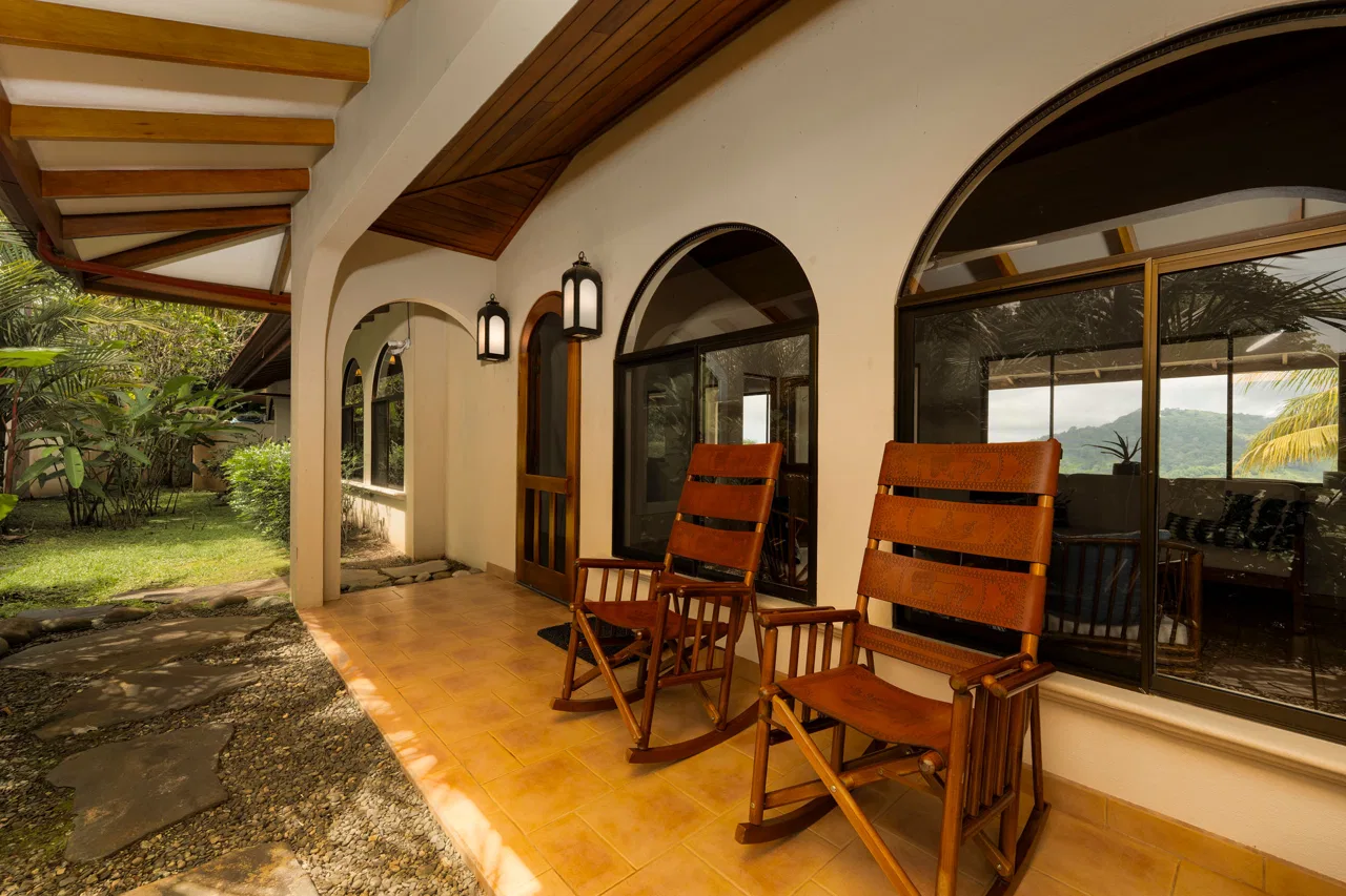 OCEAN AND MOUNTAIN VIEW 3 BEDROOM HOME WITH POOL IN LAGUNAS, photo 5