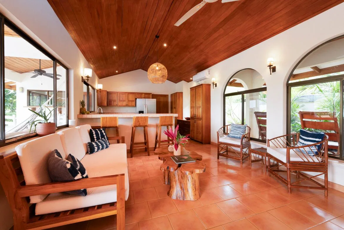 OCEAN AND MOUNTAIN VIEW 3 BEDROOM HOME WITH POOL IN LAGUNAS, photo 8