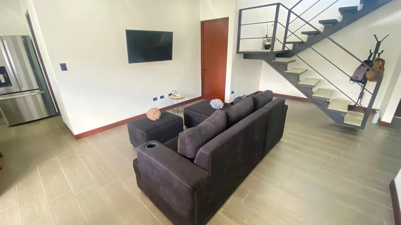 Se vende hermosa casa moderna en Condominio Distrito San Juan, con un lote de 202 m² y 162 m² de construcción. La propiedad fue construida hace apenas un año, por lo que se ..., photo 3