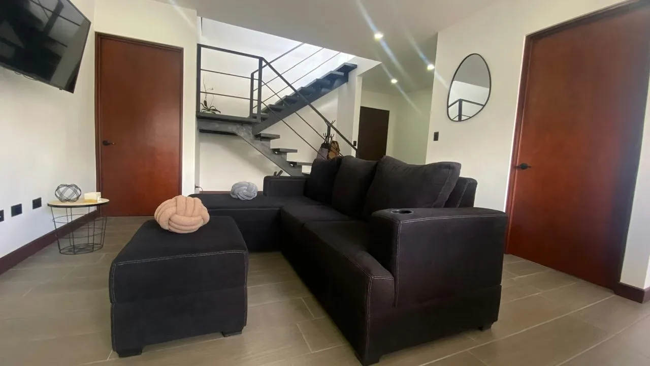 Se vende hermosa casa moderna en Condominio Distrito San Juan, con un lote de 202 m² y 162 m² de construcción. La propiedad fue construida hace apenas un año, por lo que se ..., photo 4
