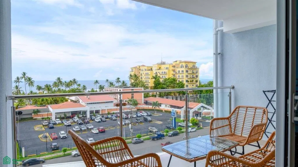 Condo Moderno con Vista al Mar