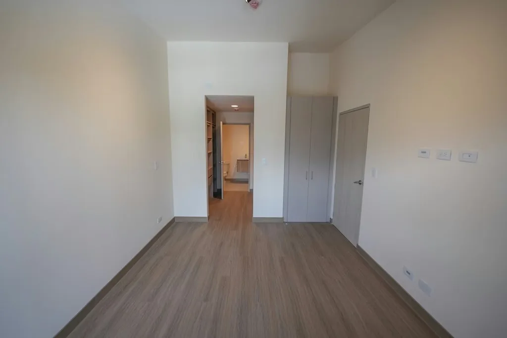 Este apartamento se encuentra en el piso 4 de una torre boutique de únicamente seis niveles y ..., photo 14