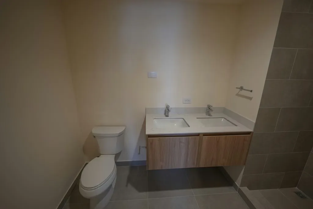 Este apartamento se encuentra en el piso 4 de una torre boutique de únicamente seis niveles y ..., photo 15