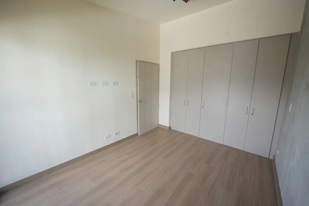 Este apartamento se encuentra en el piso 4 de una torre boutique de únicamente seis niveles y ..., photo 16