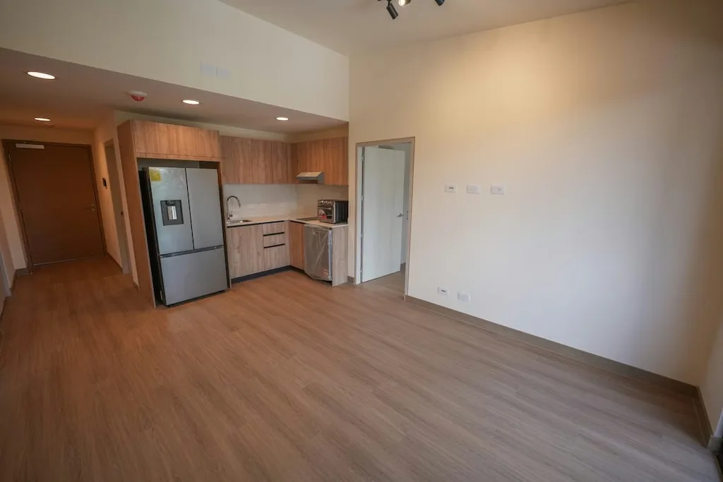 Este apartamento se encuentra en el piso 4 de una torre boutique de únicamente seis niveles y ..., photo 9