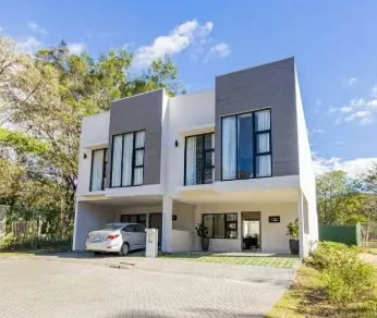 Espectacular casa para estrenar en zona segura, tranquila, y de alta valorización. Muy bien ubicada. Se entrega equipada con línea blanca y tanque de agua de mil litros. Dos ..., photo 9