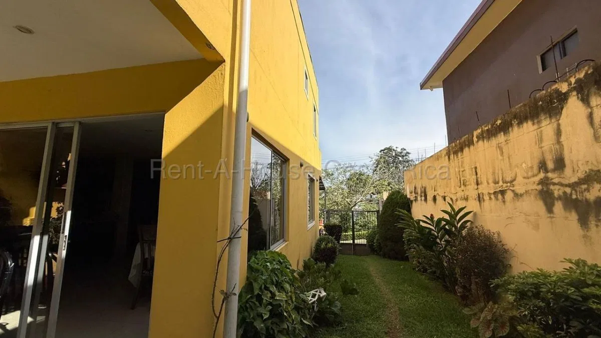 Hermosa y amplia casa en Guadalupe Mata de platano - Venta en Goicoechea