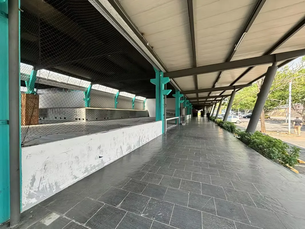 Alquilo Local comercial altura de 5 metros de 456 m² en una de las zonas más exclusivas y dinámicas de Lindora. Este espacio destaca por su gran altura tipo industrial, ideal para ..., photo 2