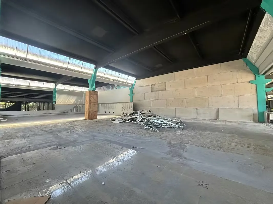 Alquilo Local comercial altura de 5 metros de 456 m² en una de las zonas más exclusivas y dinámicas de Lindora. Este espacio destaca por su gran altura tipo industrial, ideal para ..., photo 4