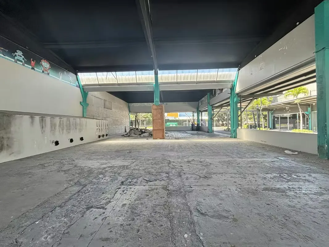 Alquilo Local comercial altura de 5 metros de 456 m² en una de las zonas más exclusivas y dinámicas de Lindora. Este espacio destaca por su gran altura tipo industrial, ideal para ..., photo 8