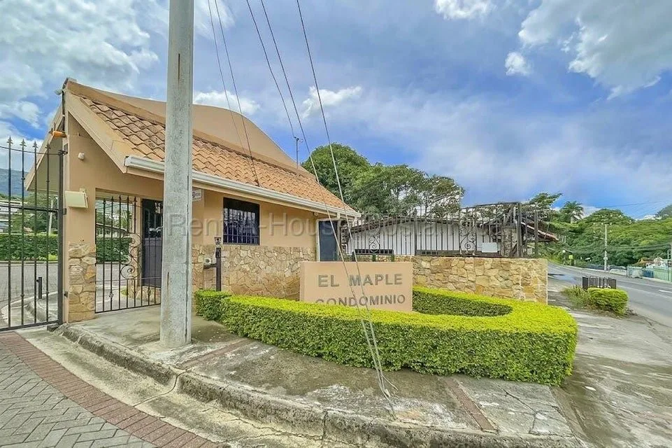 Venta de Lote en Río Oro de Santa Ana. RAH 27-92 - Venta en Uruca