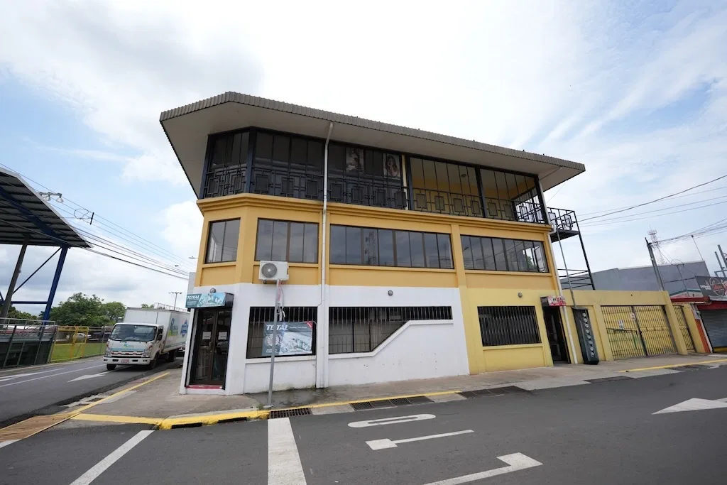 Edificio de 450m2 En Esparza Centro