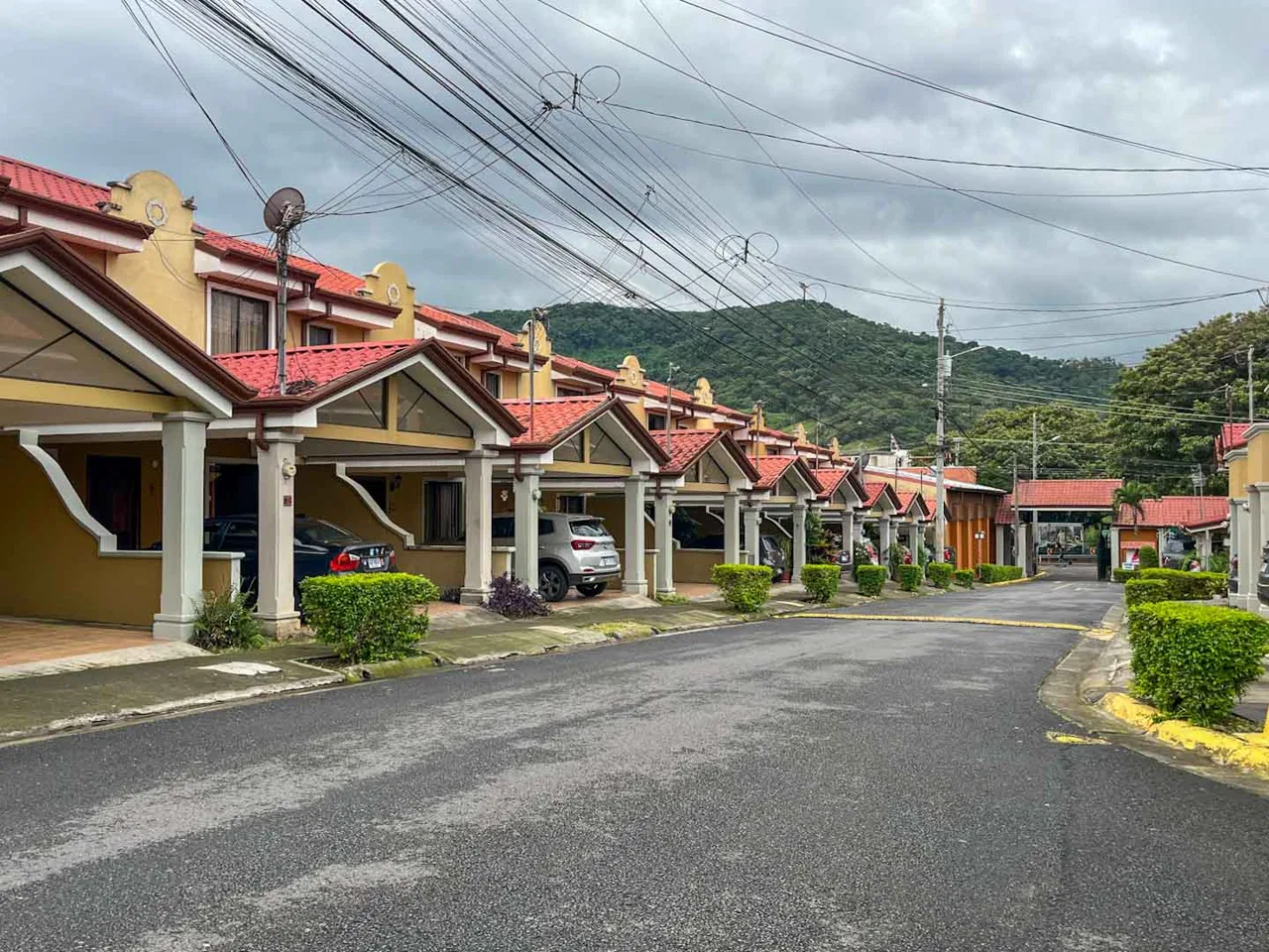 Casa en venta en Desamparados, condiciones especiales de financiamiento por remate bancario