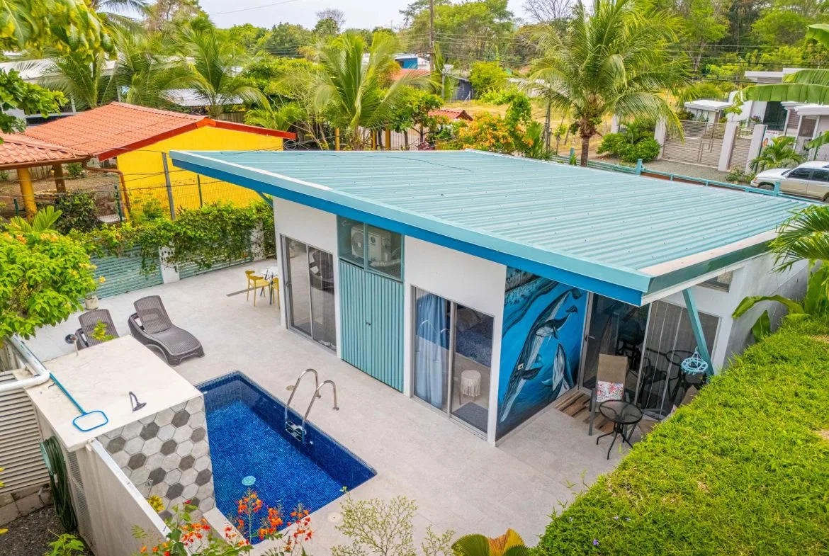 PROPERTY WITH FIVE BEDROOMS NEAR THE BEACH IN BAHIA BALLENA – 0.1 ACRES, photo 2
