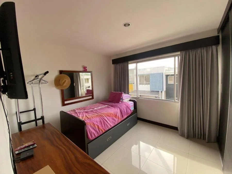 Casa en venta de dos niveles con amplio patio ideal para la familia #24-119 GS - Venta en Santa Ana, photo 6