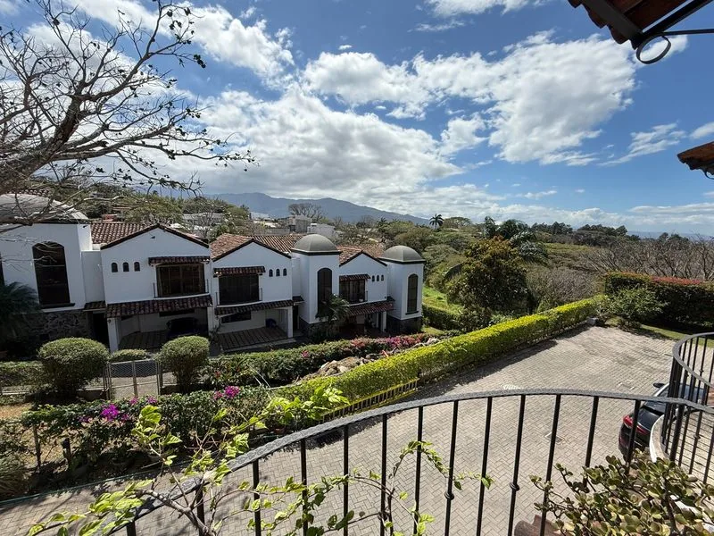 3 Bed Condo For Sale in Pozos, photo 3