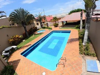 Amplia Casa Familiar con Jardín y Piscina en Condominio Llorente, Tibás, photo 9