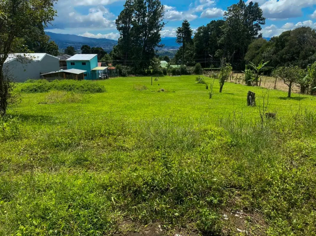 Spacious 2,316 m² residential lot with 15 meters of frontage and a T-shaped layout, located in ..., photo 5