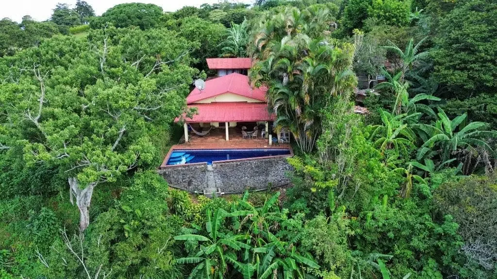 Casa con vistas en venta en Sabanilla de Alajuela KS