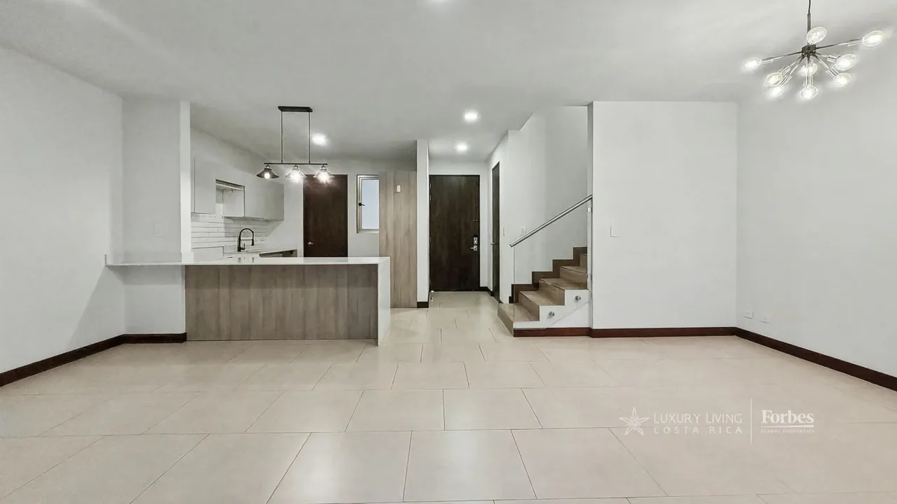 House, 3 bedrooms, office, terrace, pool, gated community, Escazú