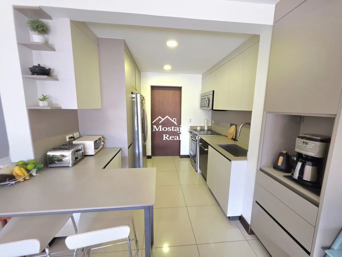 Venta de casa, 3 niveles, Condominio Parques del Sol