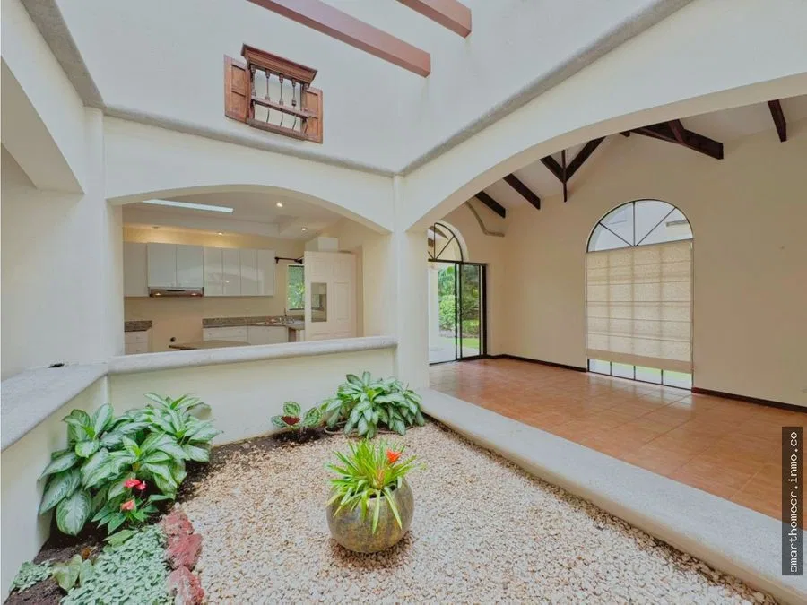 VENTA DE CASA DE UNA PLANTA EN VALLE DEL SOL