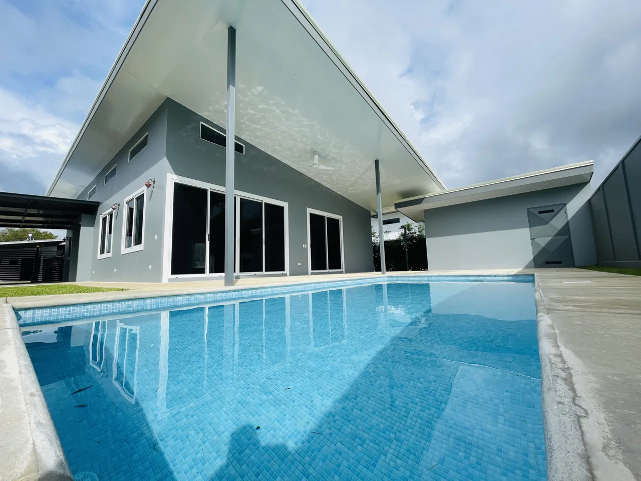 THE SUN GARDEN 3-BED 3-BATH HOME IN UVITA – 0.10 ACRES, photo 3