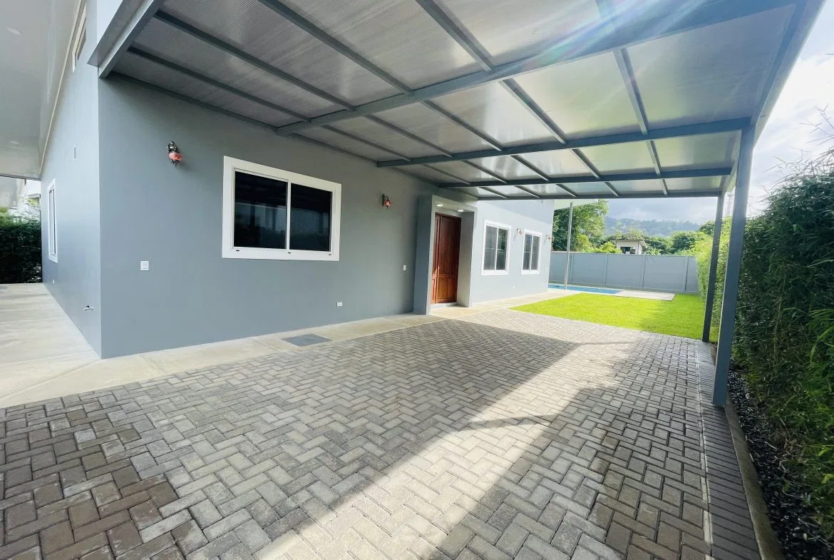 THE SUN GARDEN 3-BED 3-BATH HOME IN UVITA – 0.10 ACRES, photo 6