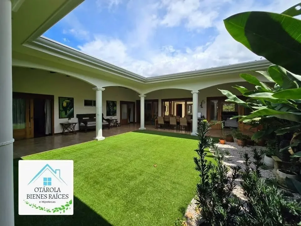 ESPECTACULAR CASA DE LUJO EN VENTA – TREJOS MONTEALEGRE, ESCAZÚ