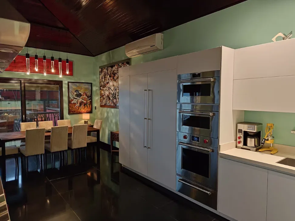 VILLA JARDIN PROPERTY WITH FIVE BEDROOM AND OCEAN VIEWS, IN MANUEL ANTONIO – 0.24 ACRES, photo 7