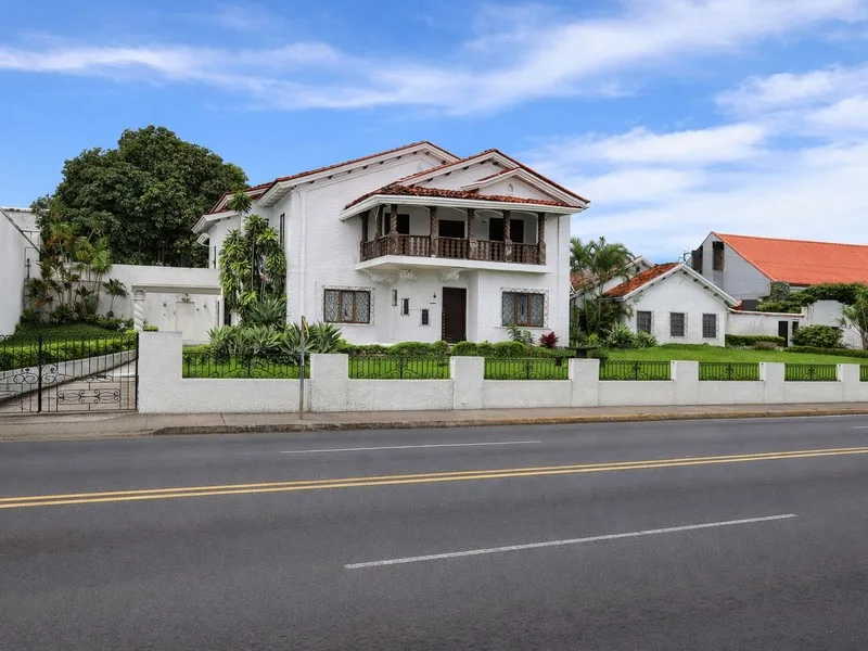 5 Bed Single Family Homes For Sale in Heredia