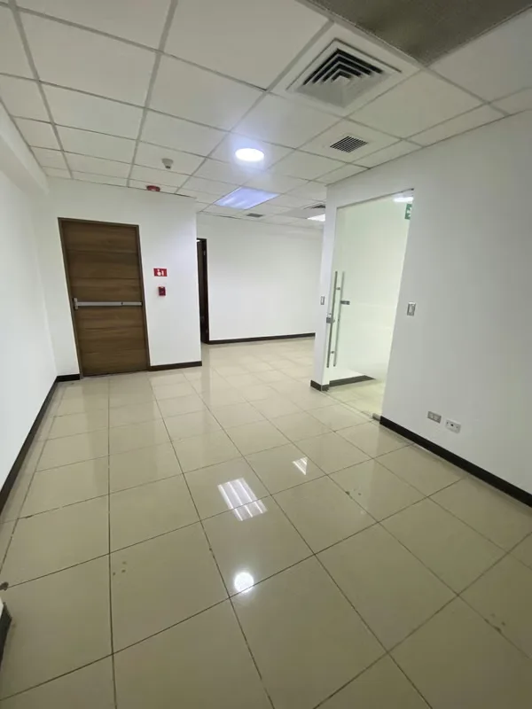 Alquiler de amplia oficina en San Rafael de Escazu. Edificio corporativo, photo 15