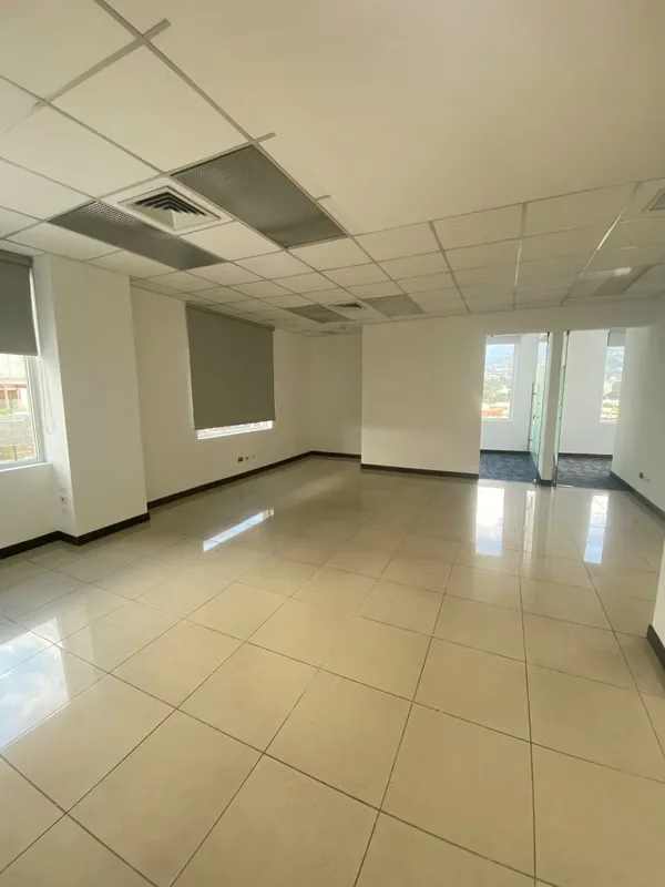 Alquiler de amplia oficina en San Rafael de Escazu. Edificio corporativo, photo 3